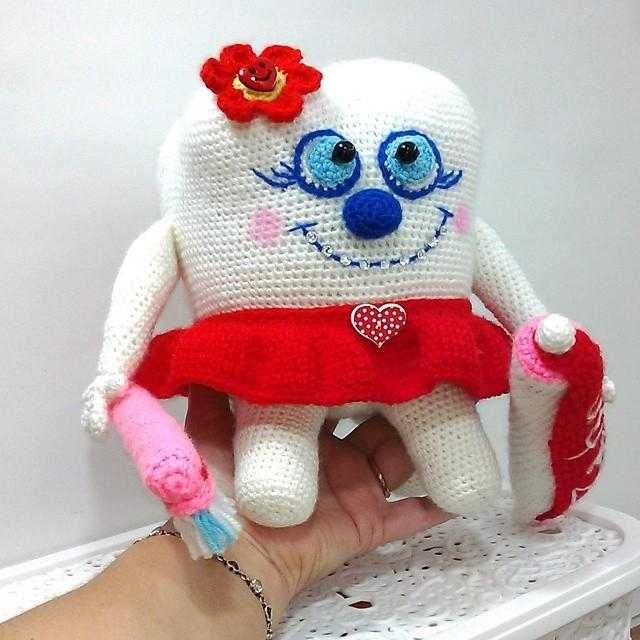 Новая вязаная Мягкая игрушка Prezzzent_ Зуб Зубик Hand Made 24 см