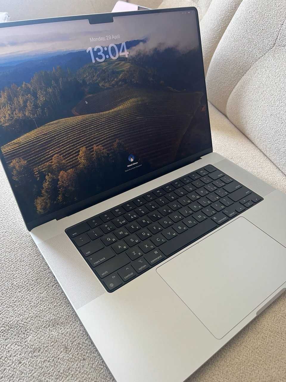 Macbook pro 16 m1 pro 16gb 1Tb