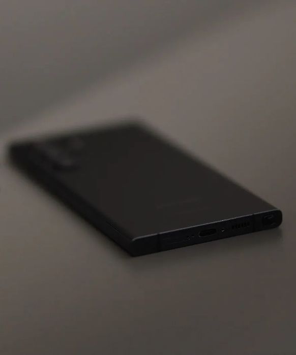 Продам оригінальний Samsung Galaxy S23 Ultra