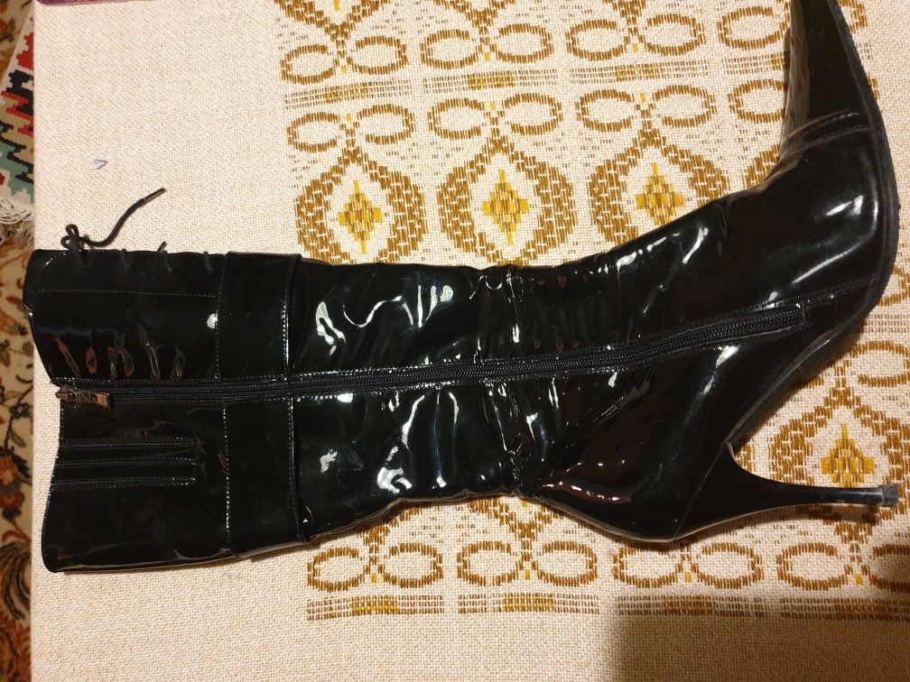Kozaki Skórkowe lakierowane r 40