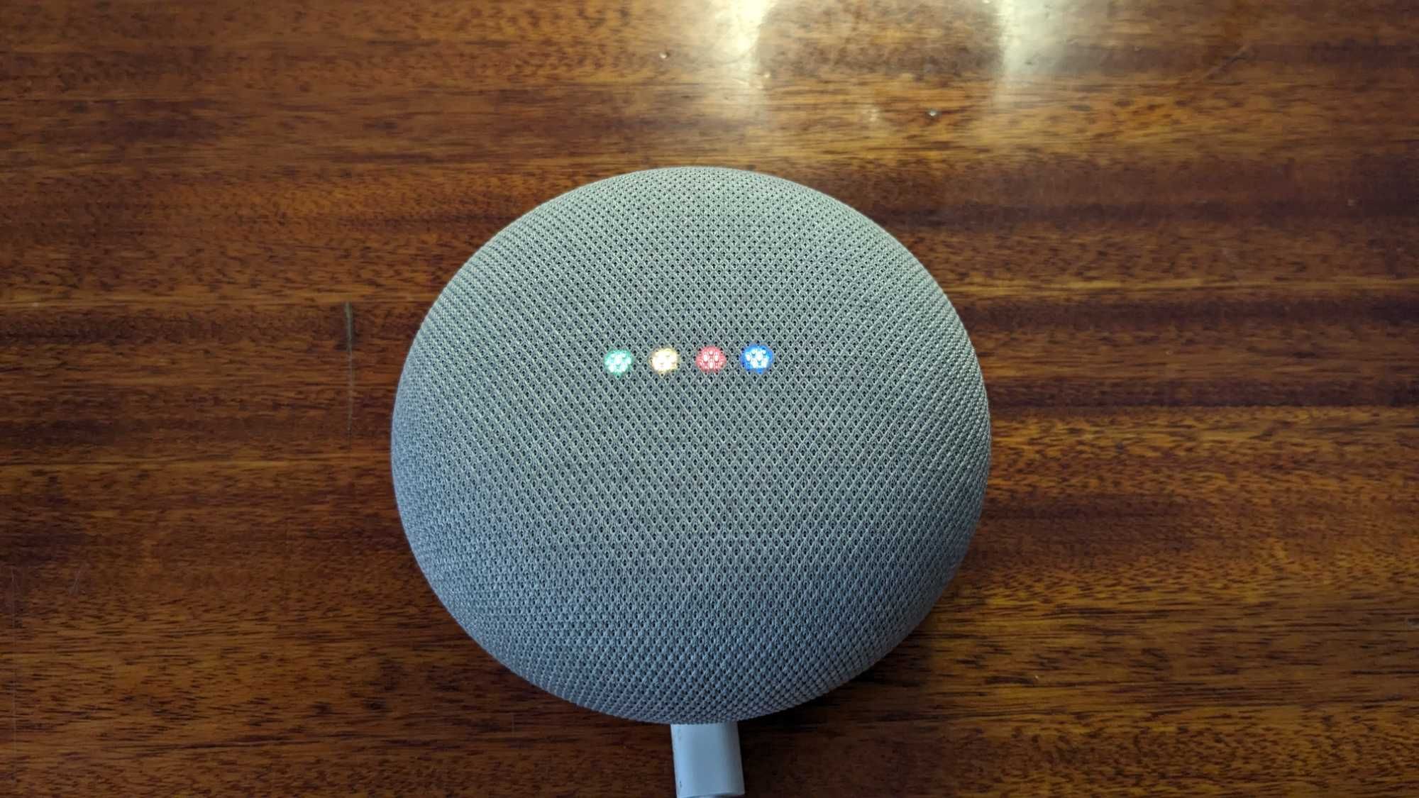 Розумна колонка Google Home Mini з голосовим асистентом