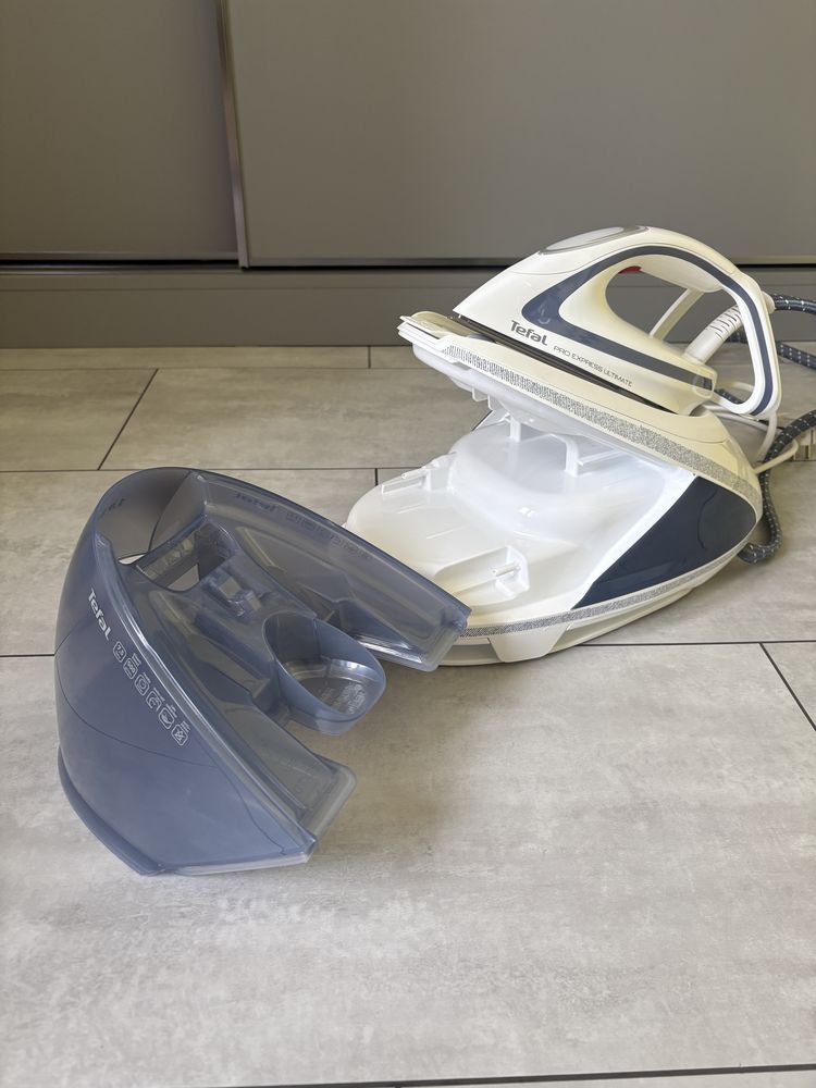 Праска з парогенератором TEFAL GV9563E0, Утюг