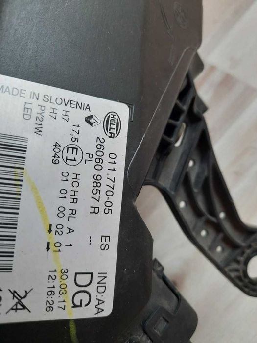 Reflektor lewy lampa lewa Renault Kadjar 15-22 Soczewka + LED Europa