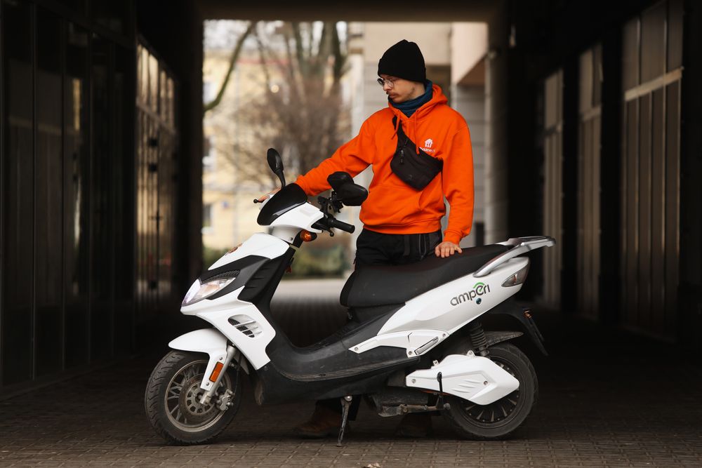 Skuter elektryczny - Wynajem Glovo, pyszne.pl, uber Eats,