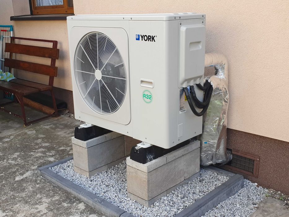 instalacje ogrzewania podłogowego ,pompy ciepła klimatyzacja