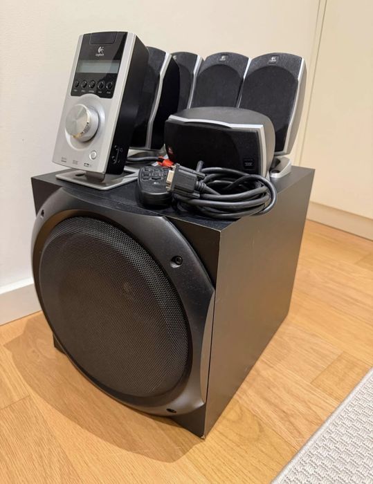 Colunas 5.1Logitech Z5500