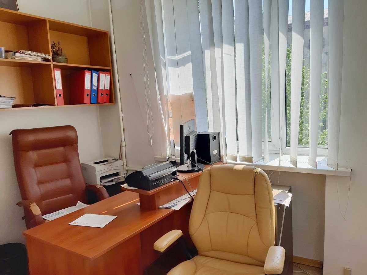 Офис, центр города, проспект Соборный, 50 кв.м, мебель
