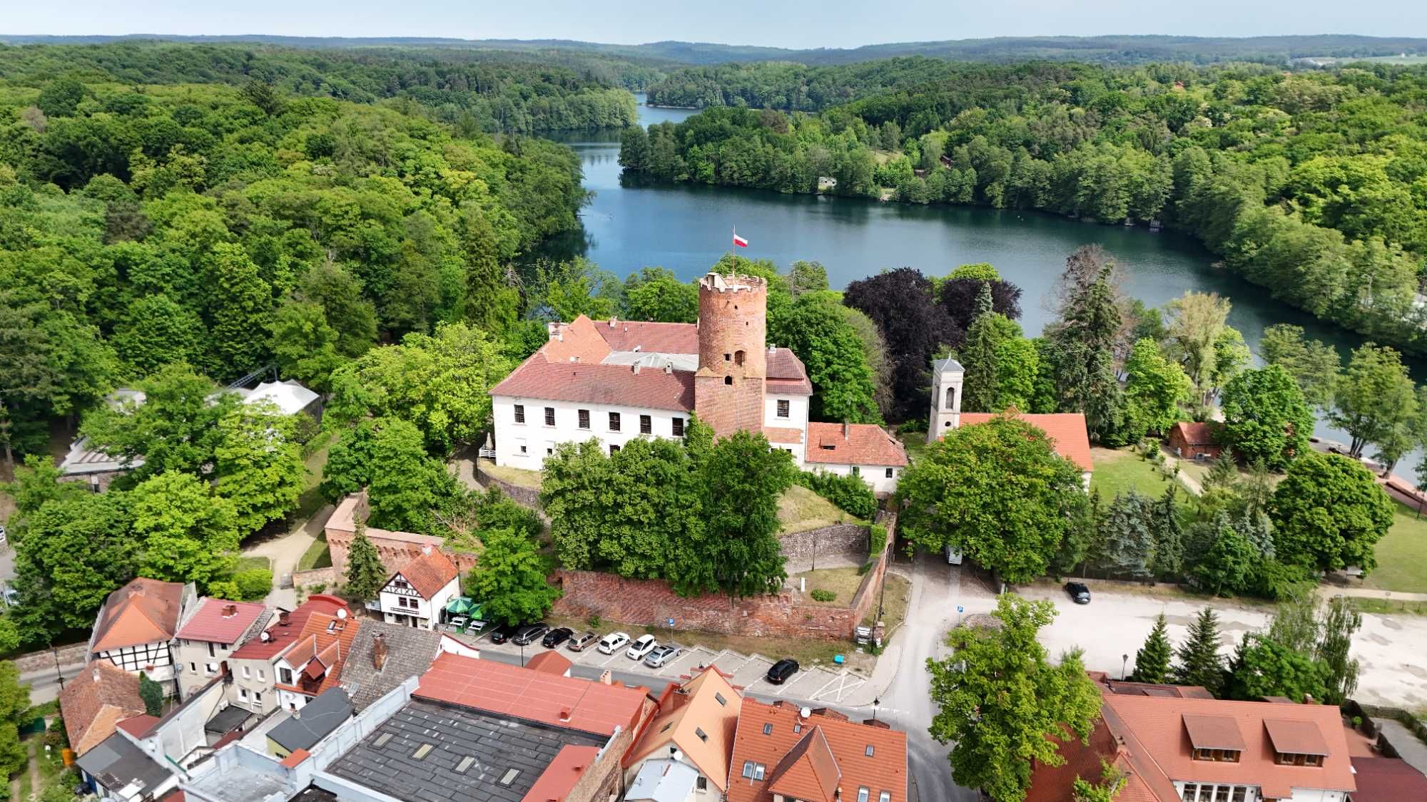 Domek nad jeziorem (z plażą). 4-osobowy. Lake Park Łagów, Mundi.
