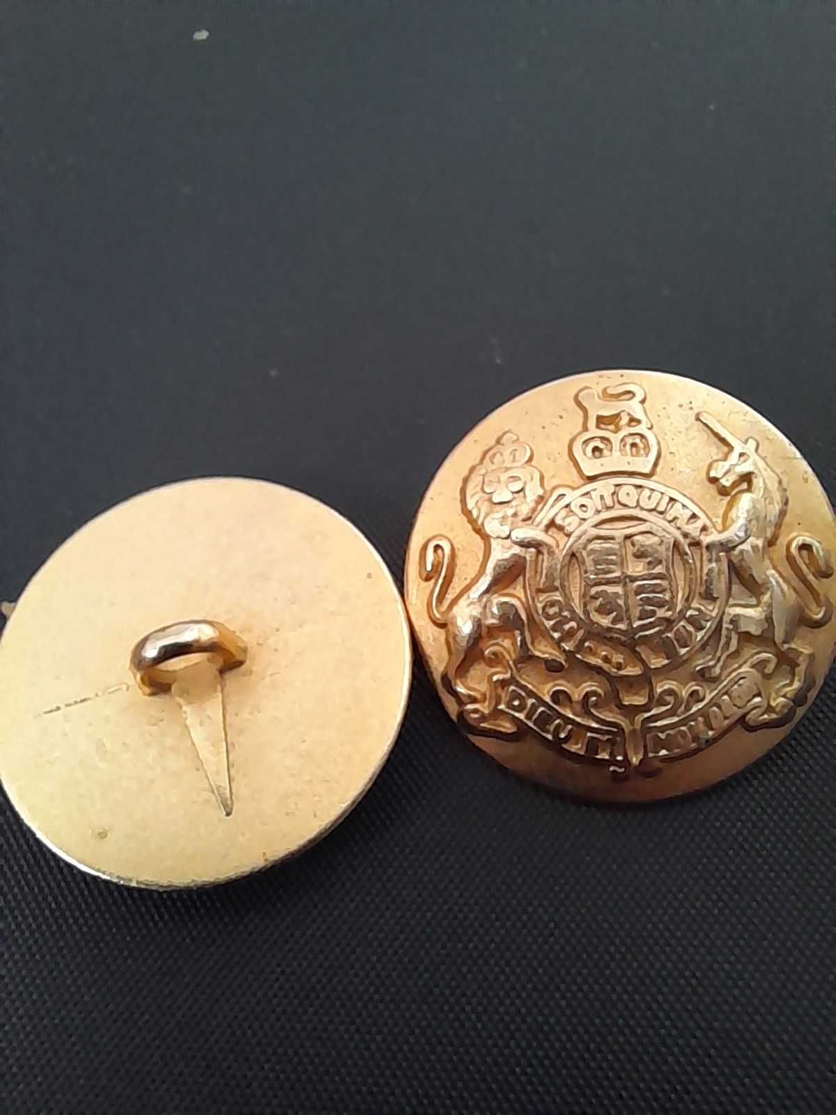 Пуговицы латунные с ранним гербом  Великобритании - лев и единорог.
