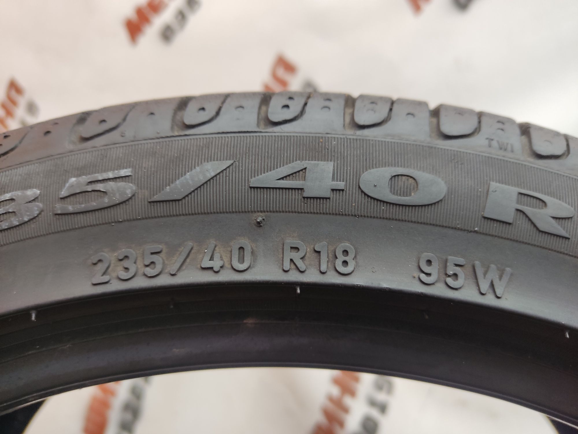 Шини 235/40/18 Pirelli Cinturato P7