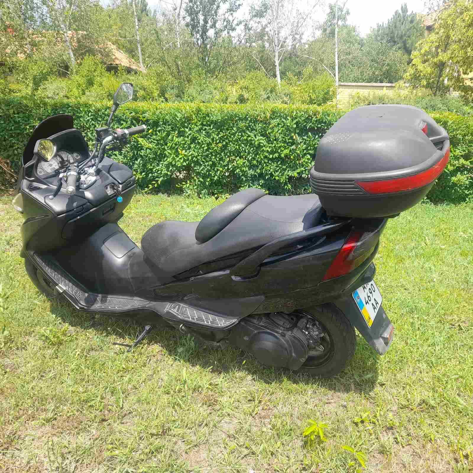 скутер максискутер Suzuki SkyWave 250