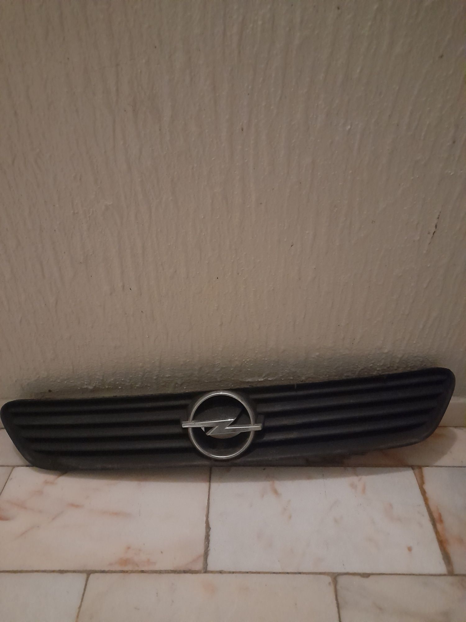 Grelha frontal - Opel Astra G 2001
Em bom estado.