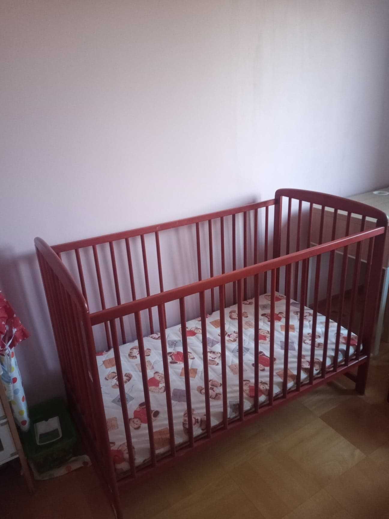 łóżeczko dziecięce BOCIAN + wanienka + akcesoria
