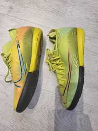 Buty Nike rozm.34 halówki