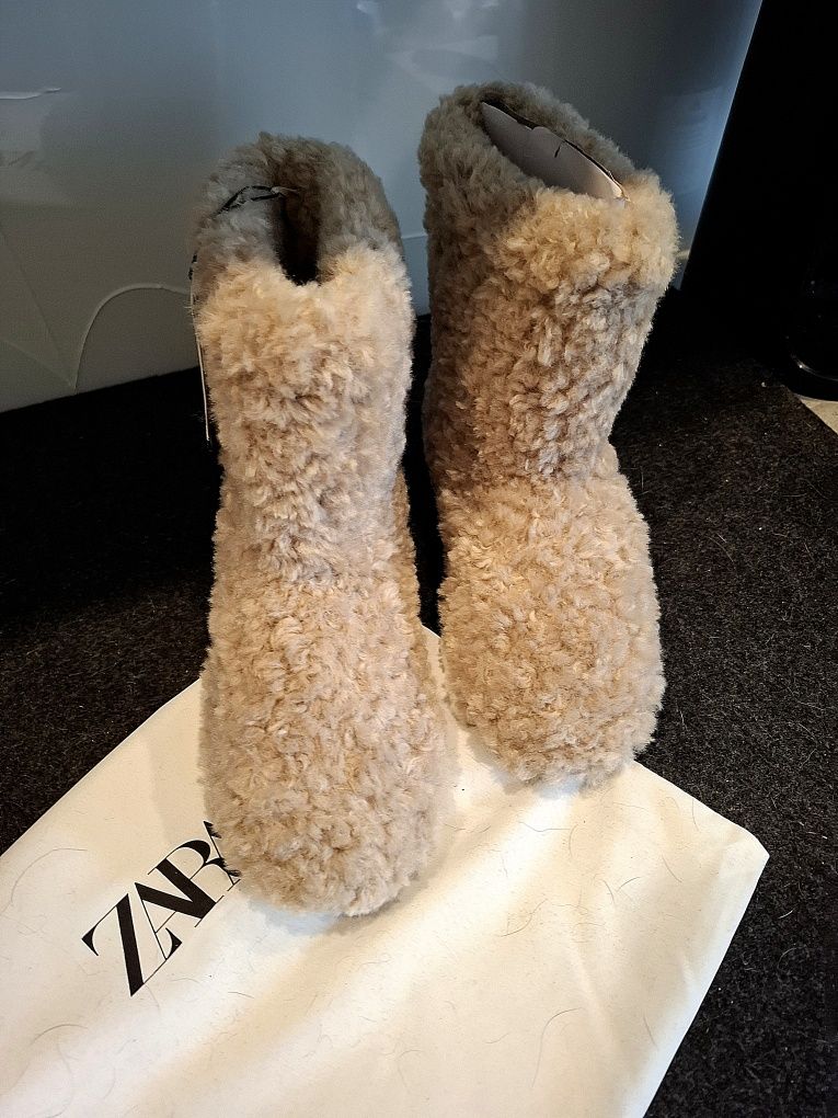 Kapcie,  botki z futerkiem,  Zara, rozmiar 38_ Nowe z metkami