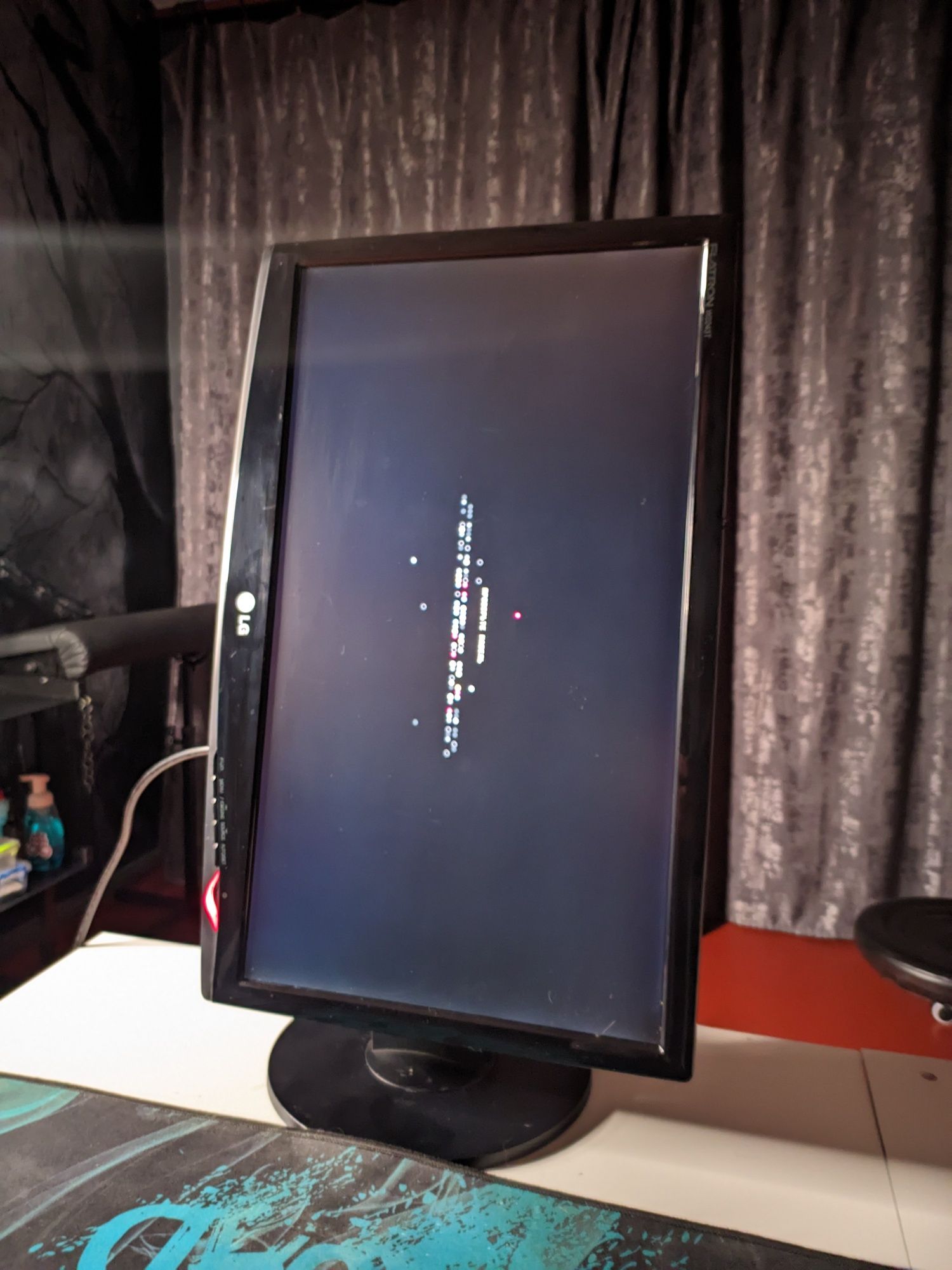 LG Flatron w2243t