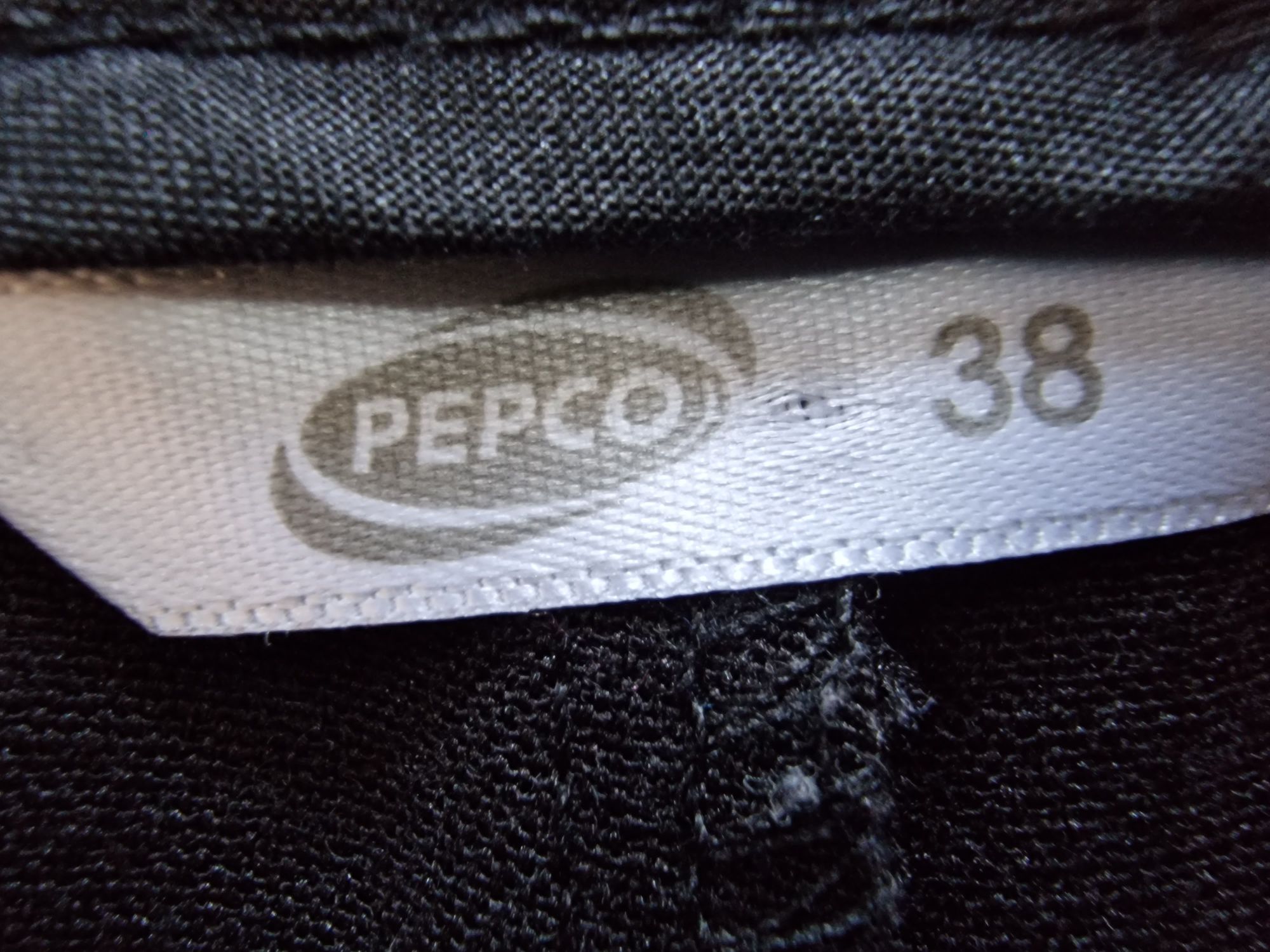 Spodnie elastyczne ze szwami Pepco 38