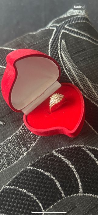 Sliczny zloty pierscionek 585 14K waga 3 gram rozmiar 15