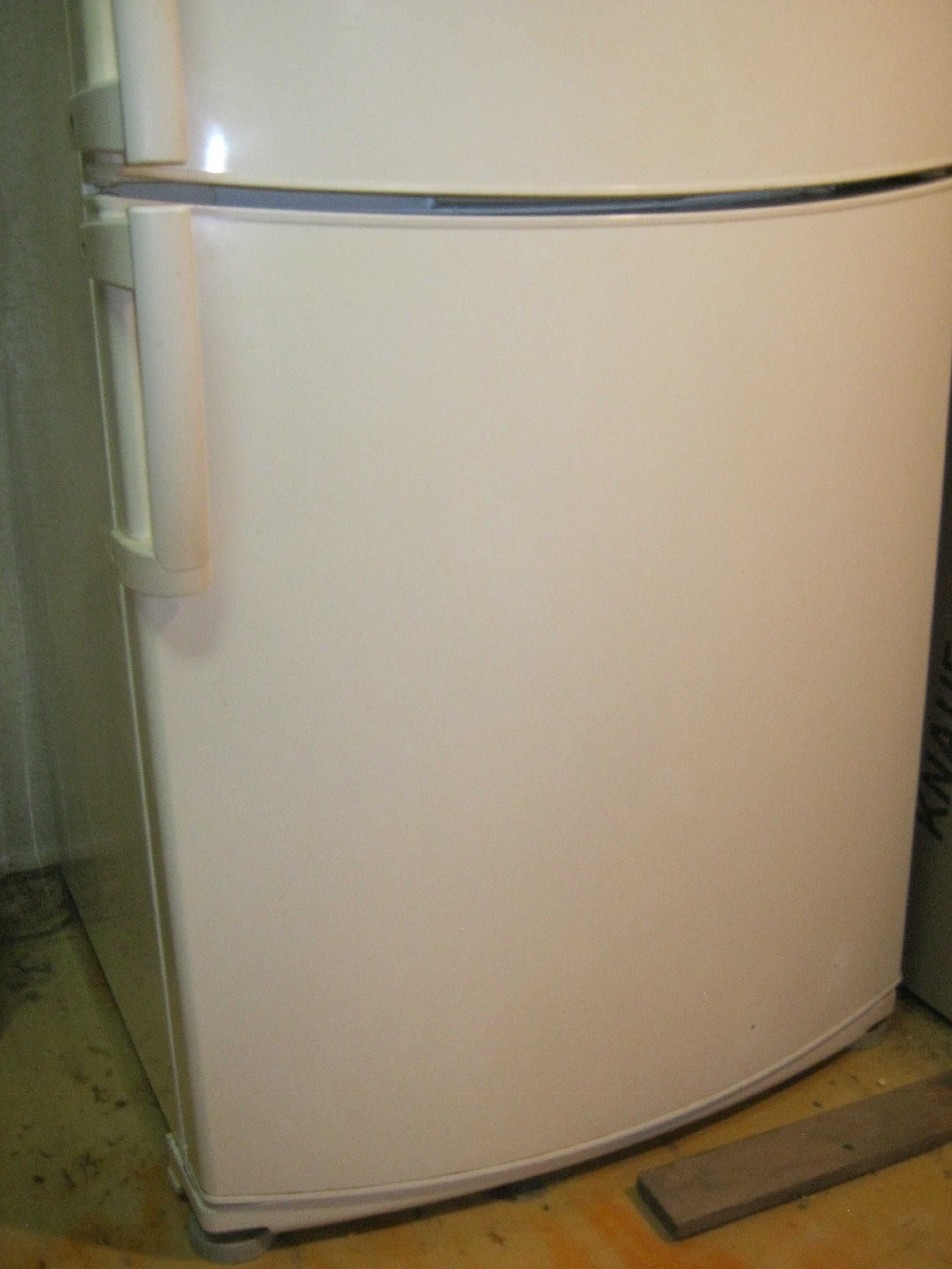 Продам холодильник WHIRLPOOL ARC 8120 WH б/у