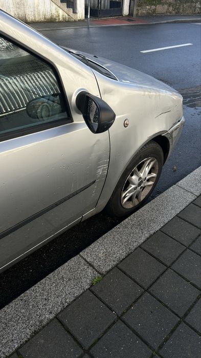 FIAT PUNTO 1.2 Gasolina | 2000 | 209.000 KM- LEIA O ANÚNCIO