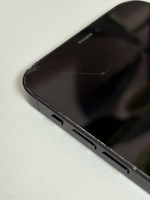Продам iPhone 12  (заблокований iCloud)