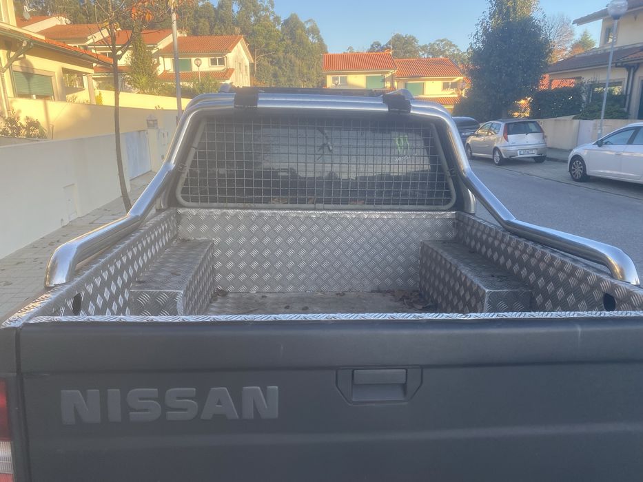 Pick Up Nissan Navarra Full extras…  em otimo estado e pronta a andar.
