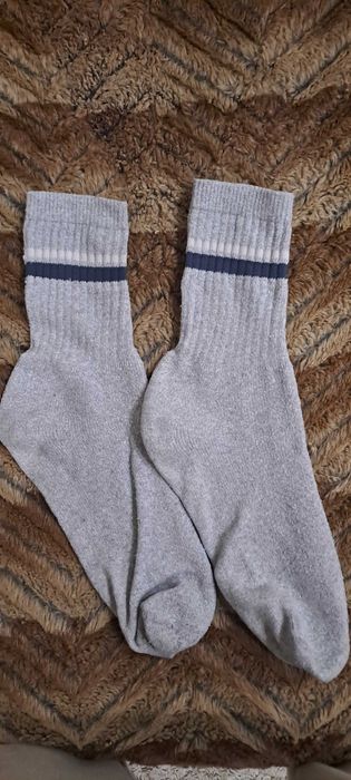 Meias cinzentas para homem