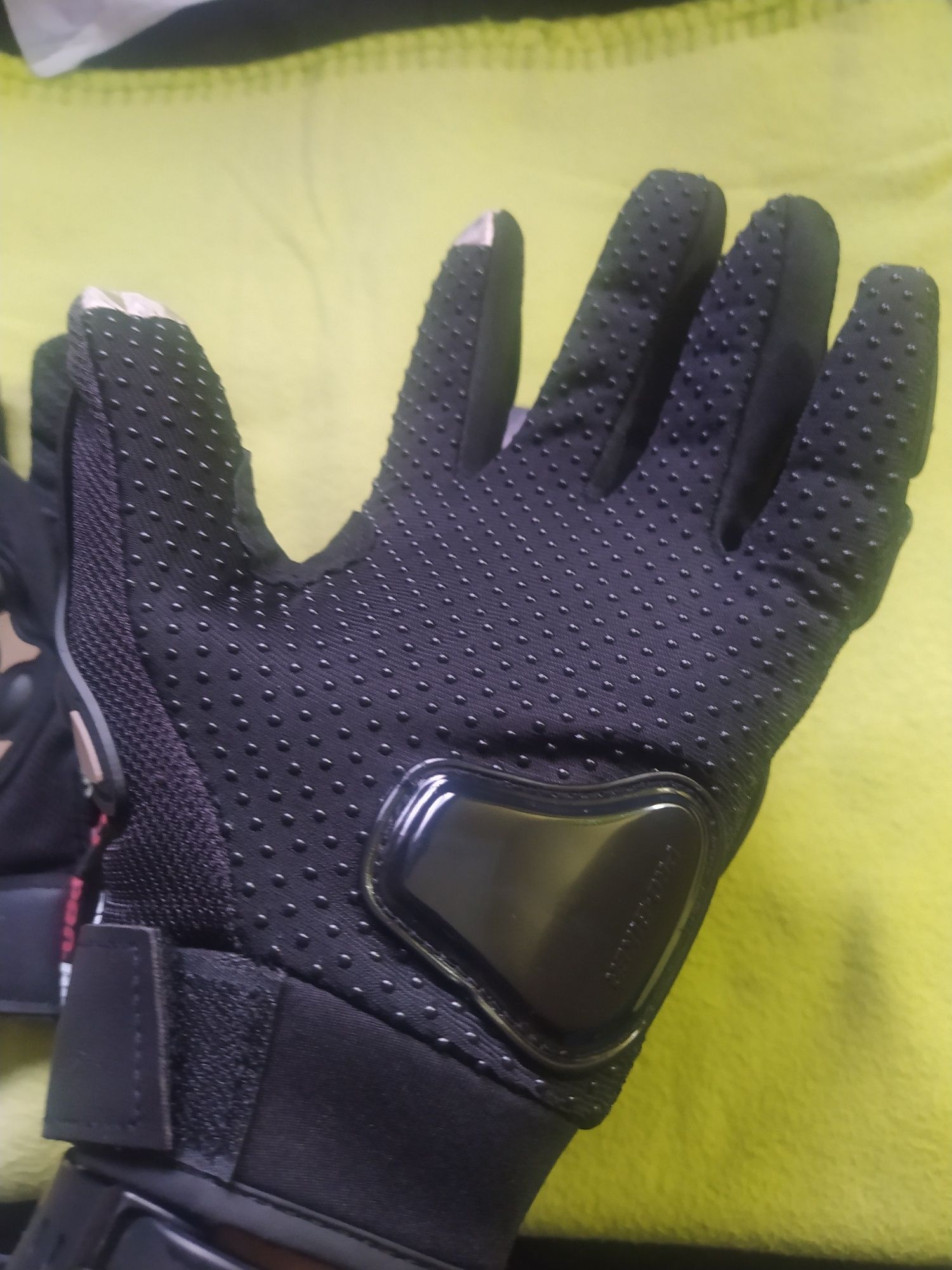 Luvas tamanho L (Moto)  a estrear
