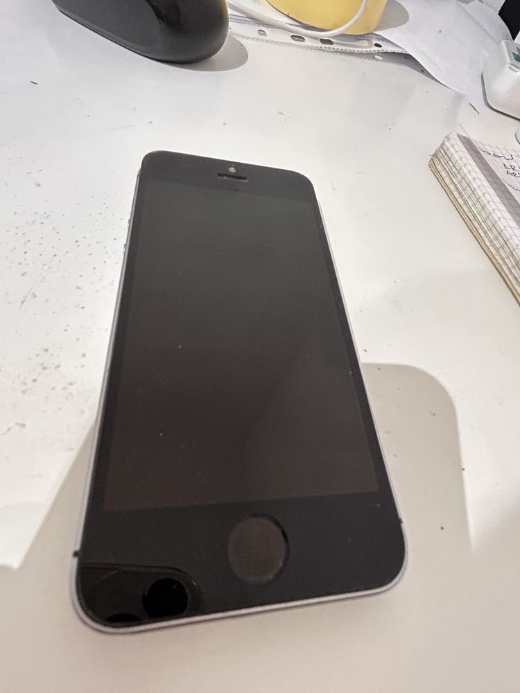 Iphone SE 2016 (gen1) uszkodzony