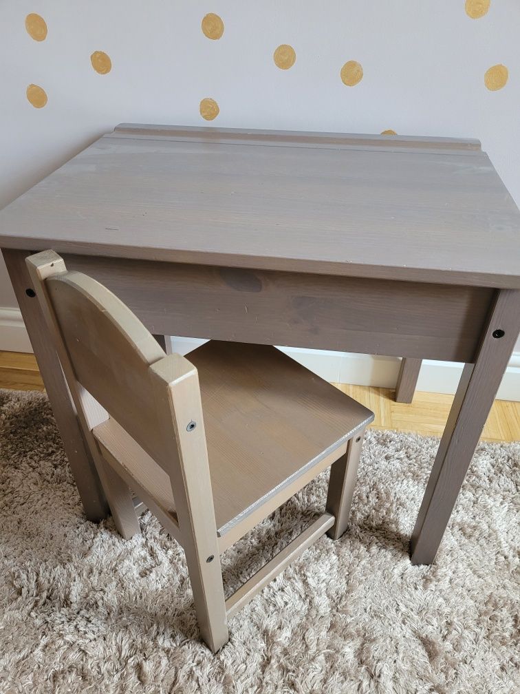 Zestaw biurko i krzesełko SUNDVIK Ikea 
Biurko dla dziecka, biały, 60x