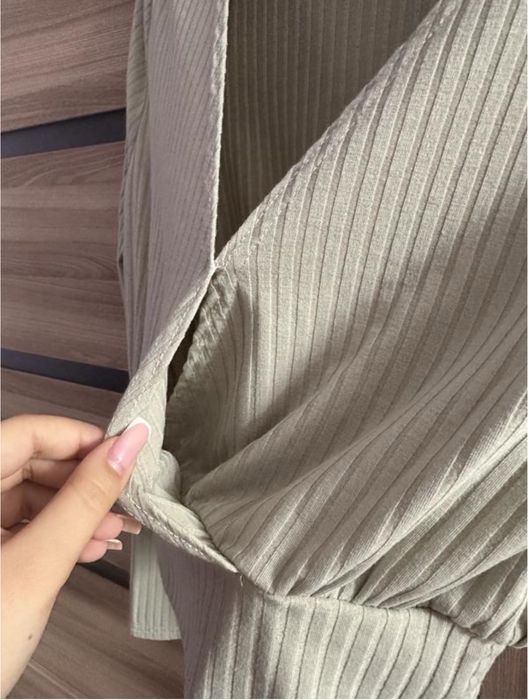 Продам кофтинку м-л misspap