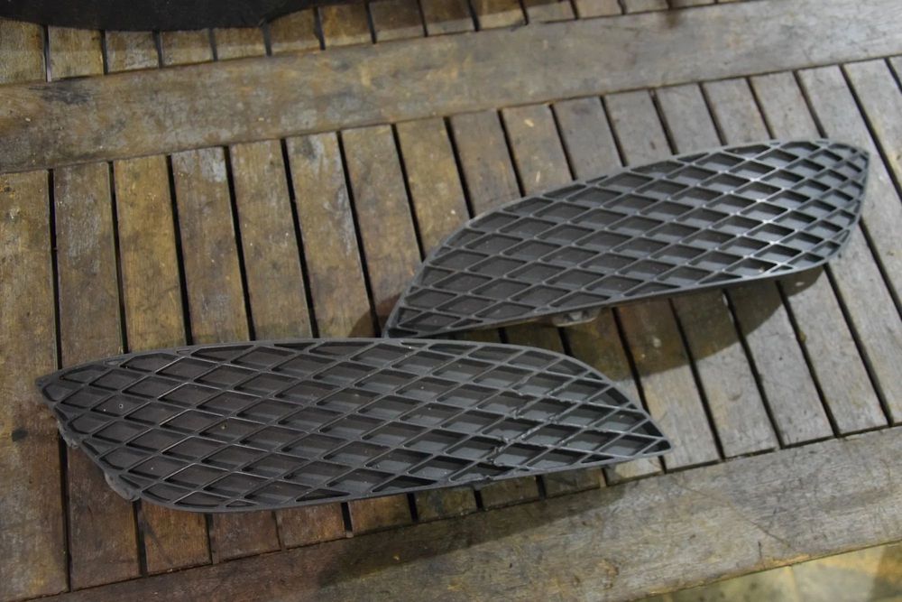 Opel Astra H LIFT 07-12 Kratka zderzaka prawa bez halogenu