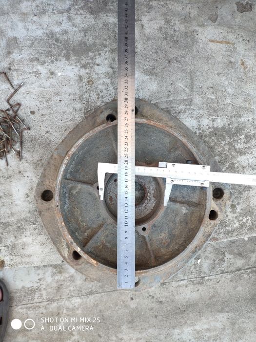 Фланець електро двигуна.Кришка двигуна