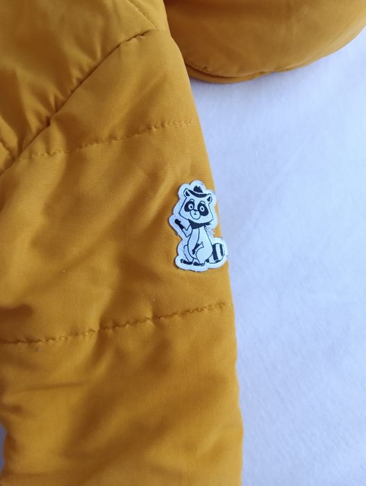 Żółta zimowa kurtka dziecięca