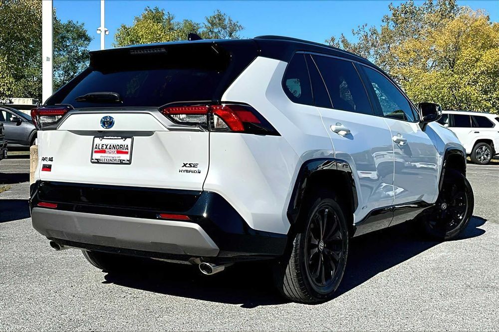 Toyota RAV4 Hybrid XSE      2023