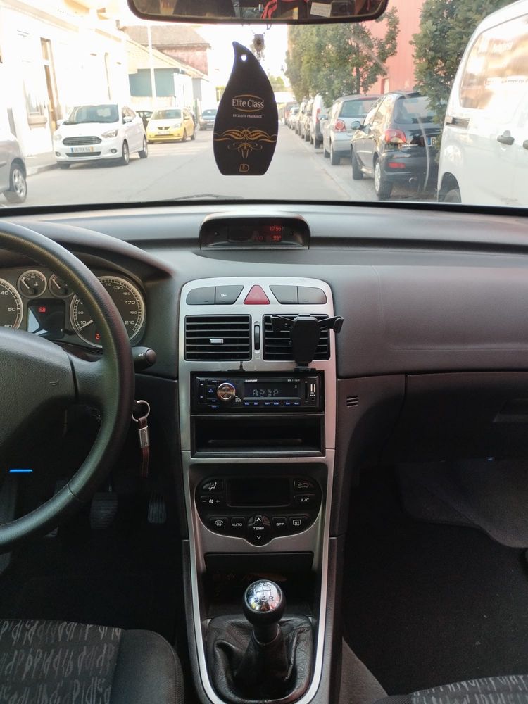 Peugeot 307 1.4 HDI 90cv 03 bom estado