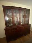 Conjunto de Sala de Jantar Clássico Mesa, Cadeiras e Armário Vitrine