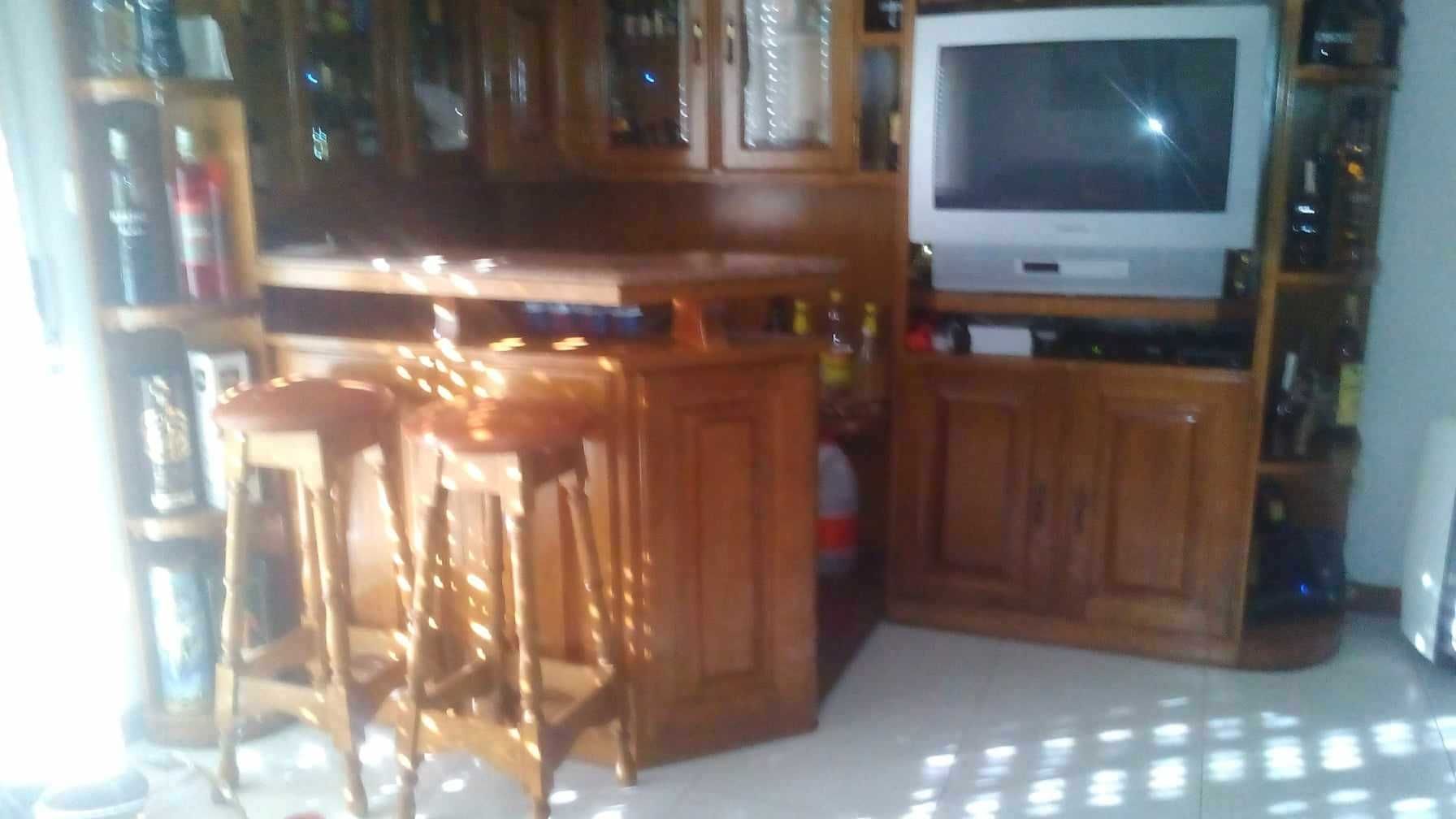Vende-se Bar de Carvalho