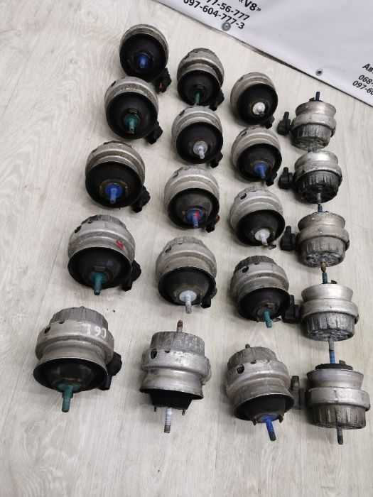 Подушка двигуна мотора опора Audi a6 c6 ауді а6 с6