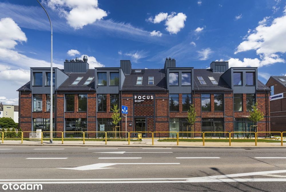 Lokal handlowo-usługowy 24,72m² z witryną w centrum Pruszcza