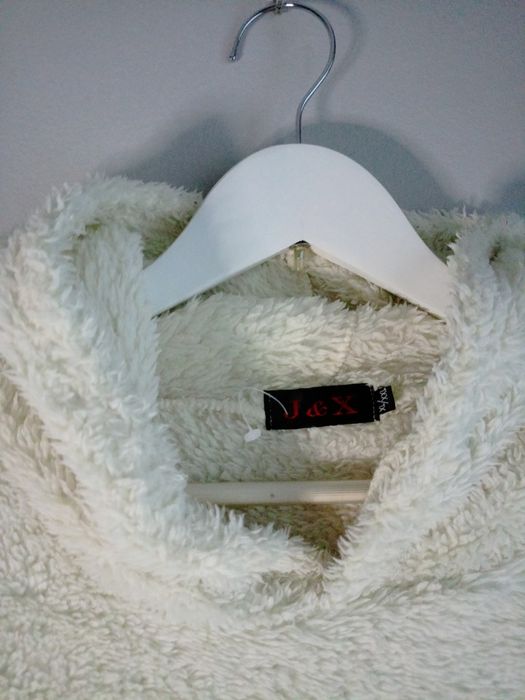 Kremowa bluza miś miękka kremowa rozmiar z metkiL/XL