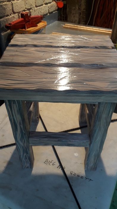 Ręcznie robiony solidny taboret