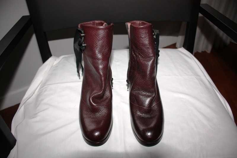 Botas em pele bordeaux pelo tornozelo como novas LILIMILL T.38