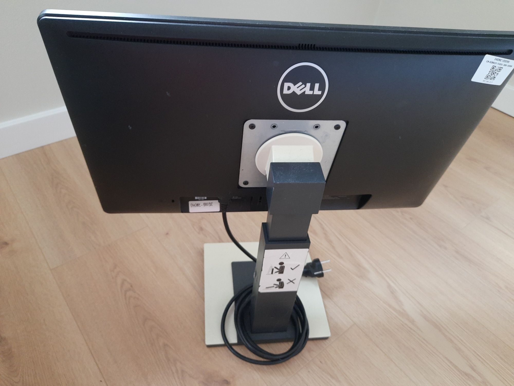 Monitor 22 cali (21,5 cali) Dell E2214hb