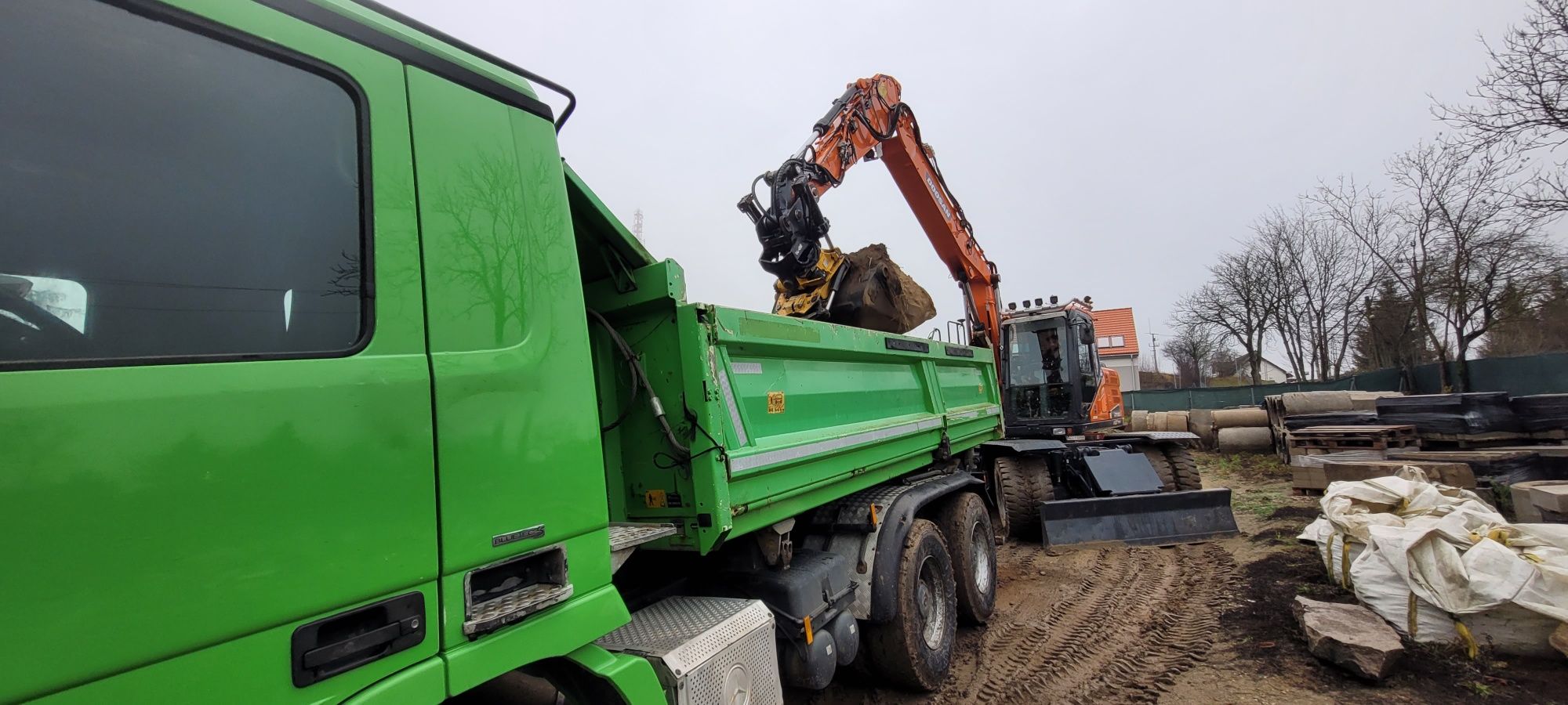 Usługi Koparką Kołową, Gąsienicową, Spycharka, Budowa Dróg, Transport