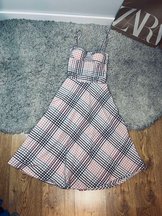 Piękna sukienka z gorsetem xs s w kratkę midi