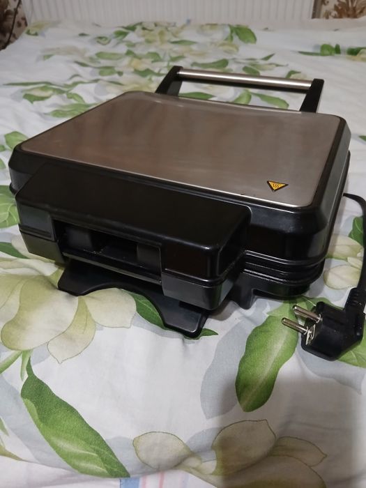 Електрогриль контактний Esperanza