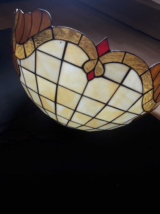 Klosz witrażowy w stylu Tiffany