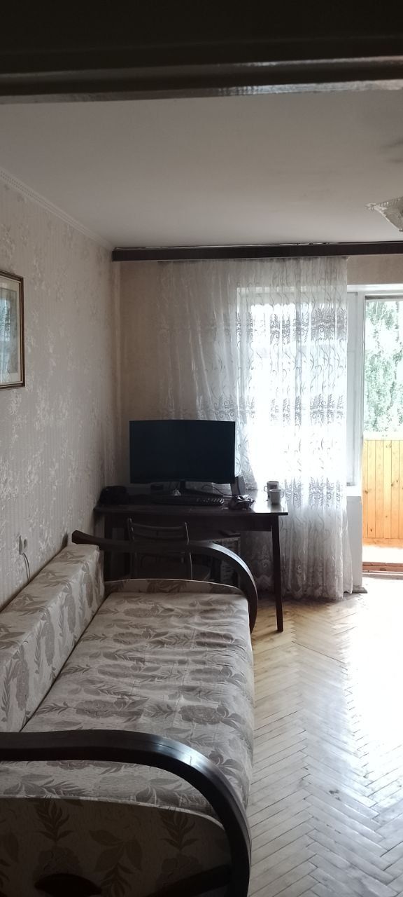 Здається кімната, Святошинський
