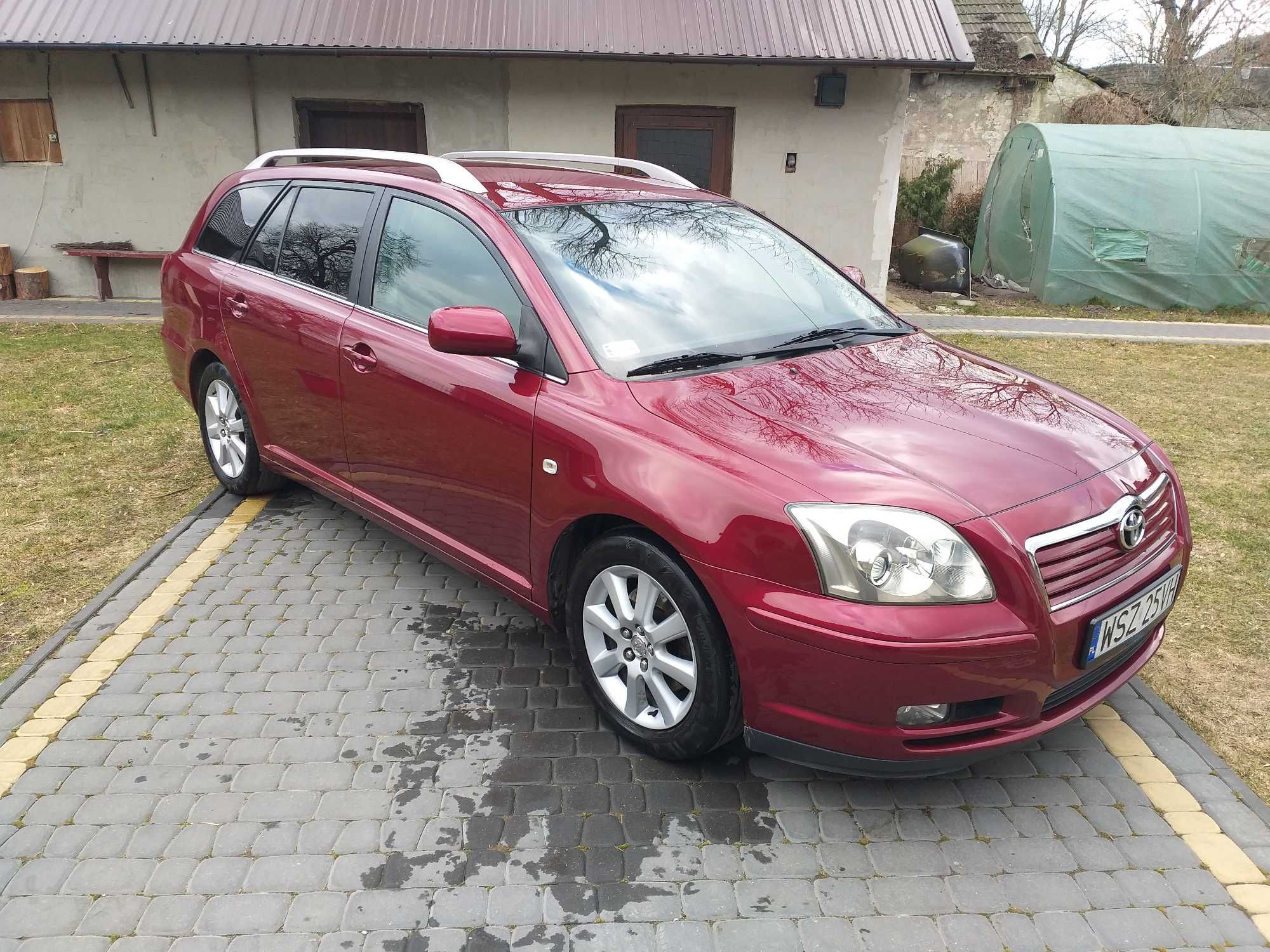 Toyota AVENSIS  2.0  VVTI Super Stan